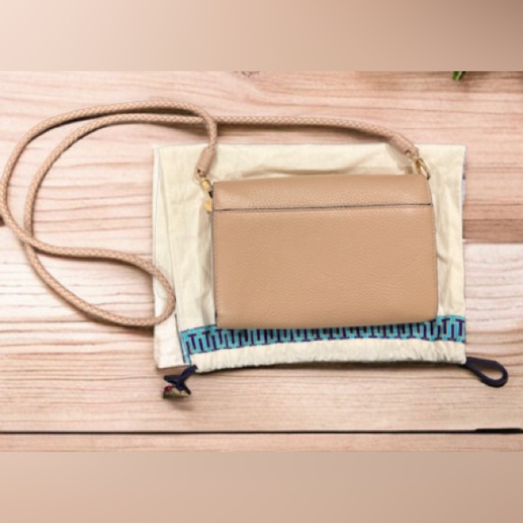 Tory Burch Pebbled Leather Crossbody/Clutch - Tan - Picture 2 of 13